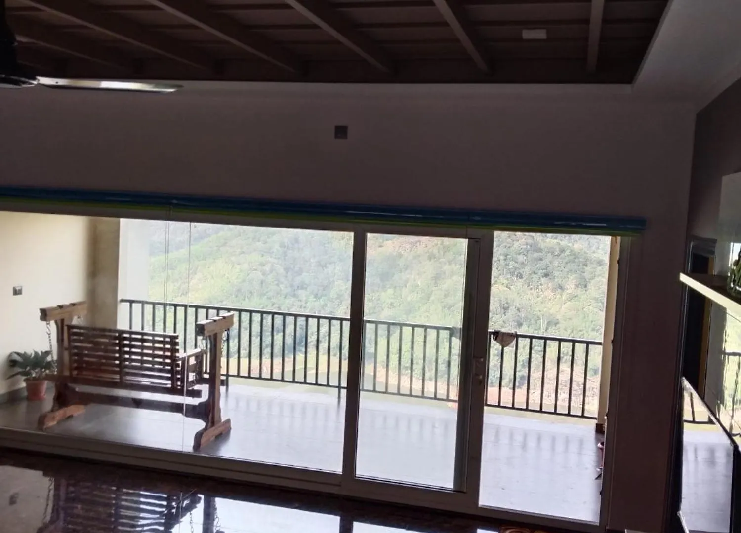 Dam House Villa Anachal